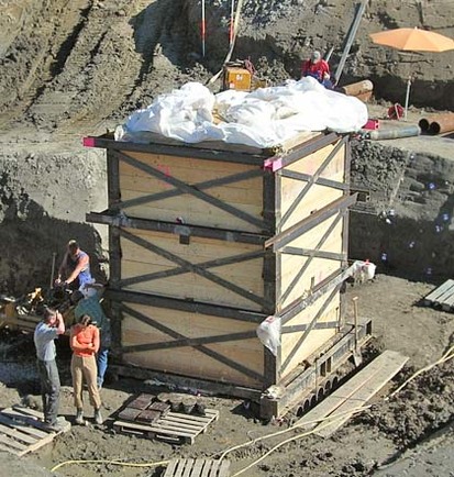 The well in its box ready for transportation The well in its box ready for transportation
