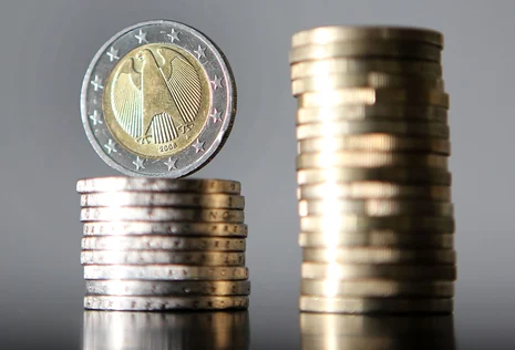  Foto Geldstabel mit Euro-M&uuml;nzen
